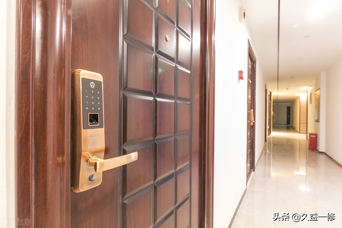 防盗门掉漆怎么除锈补漆,防盗门补漆划痕修复需要什么工具