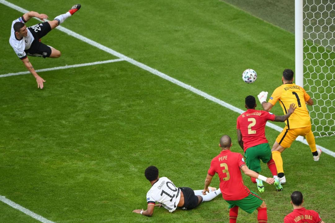 被c罗拒绝换球衣的德国人,和c罗交换球衣被拒绝的球员