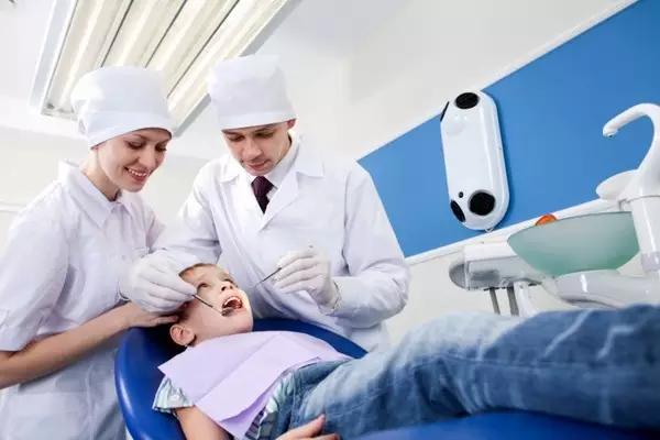 同一个医生做的牙，为什么效果相差那么大