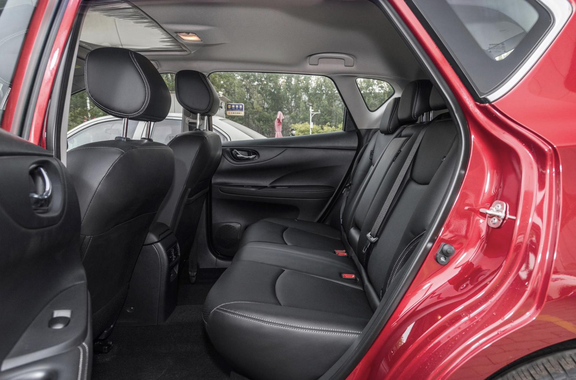 最新款飞度两厢车,最新款飞度两厢