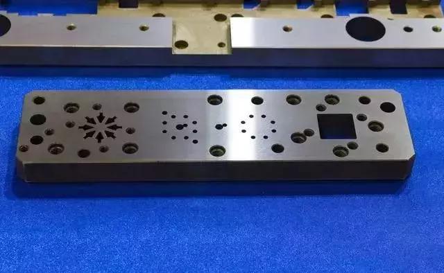 冲压模具折弯角度大是什么原因,冲压模具折弯模痕怎么解决