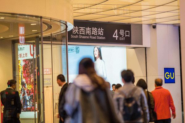 日本冲绳同款！淮海路惊现网红“炒奶茶”，买1送1！