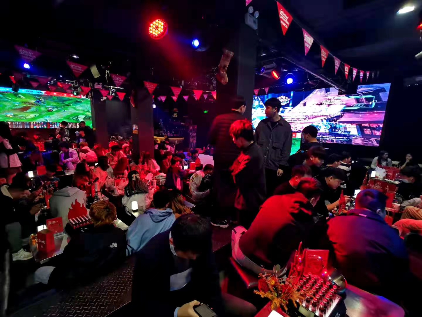“电竞+文旅”宁波老外滩特色酒吧王者荣耀挑战赛火爆启航