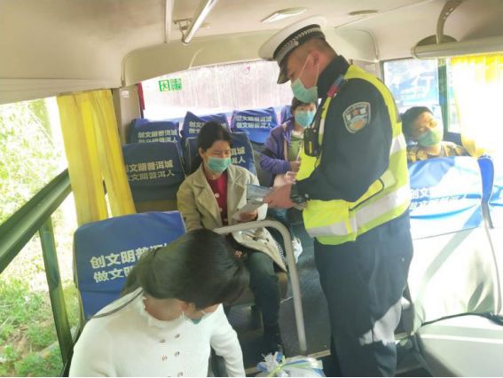 新型肺炎防控云南 (防控新型肺炎疫情云南警方在行动)