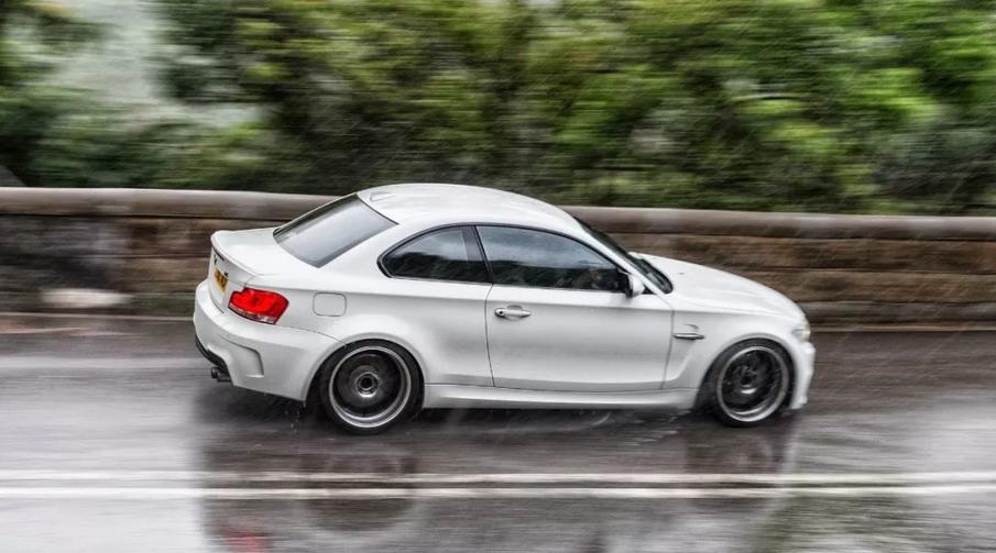 宝马1系125i曜夜版隐藏功能,新款宝马三系可以刷哪些隐藏功能