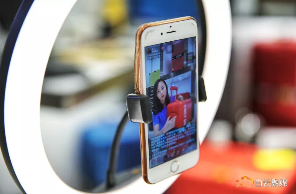 广州白云区购车优惠券,广州白云皮具城包包大清仓