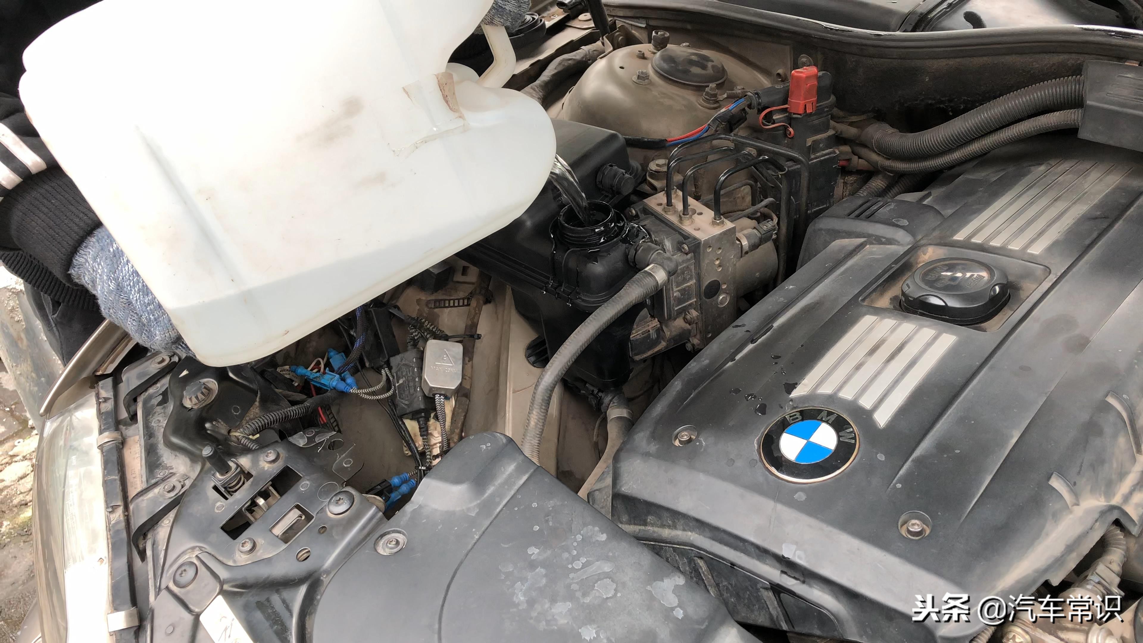 宝马7系730水壶冒气,宝马7系小水壶漏水是什么原因