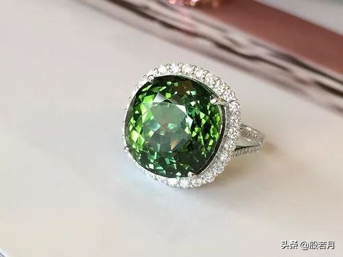 富婆花80万买钻被骗,中国富婆买钻石