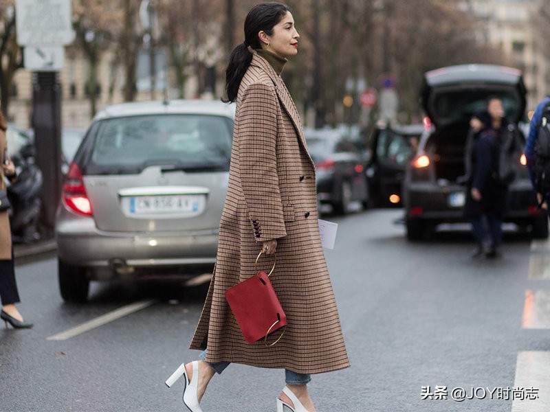 本命年适合穿大红色还是喜庆红色,喜庆又保暖的本命年红