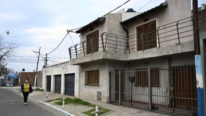 梅西34岁年薪,18岁梅西的成长之路