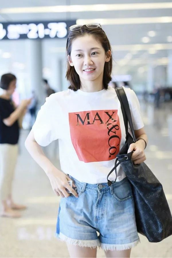 小八卦，刘雯亏损严重？燕公子联手明星演戏？