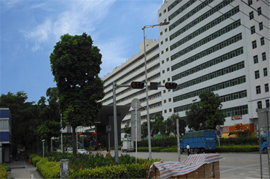 富士康普工吃住,富士康一日三餐吃住