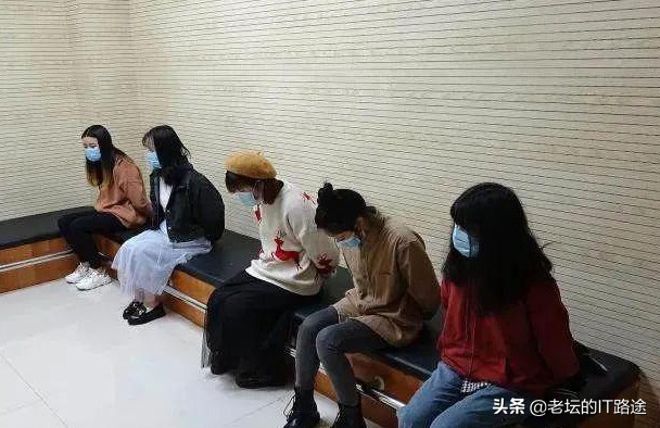 原来微信群还可以买卖,扫码辅助验证也可牟利,大家要多加小心