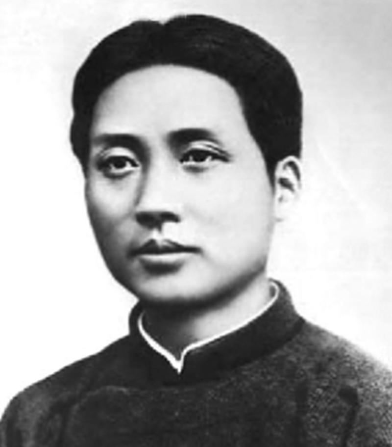 毛*东泽**时隔32年重回韶山，看到父母坟墓破烂不堪：不要修，就这样