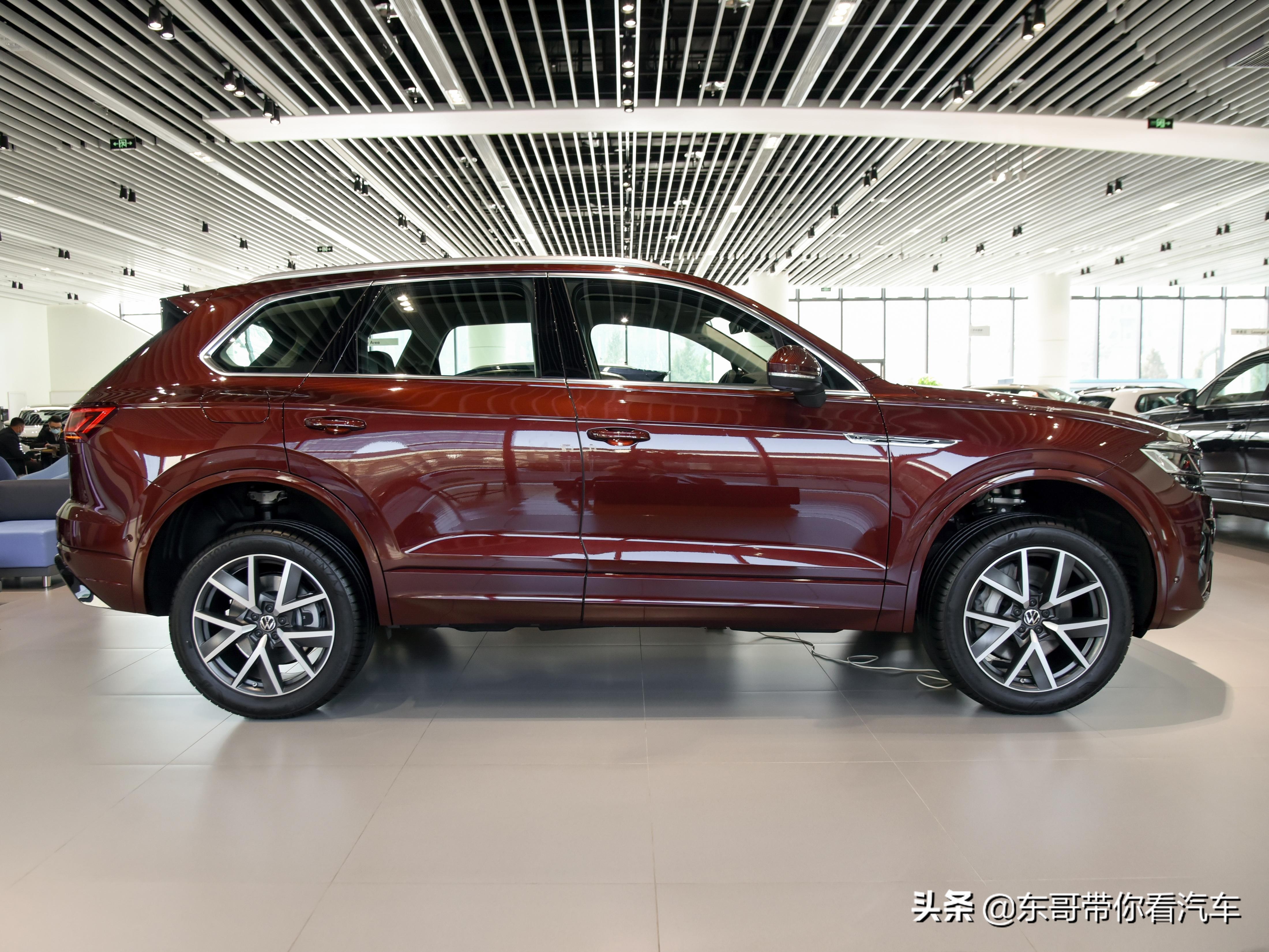 新款大众途锐3.0v6顶配驾驶体验,进口大众途锐2024款全新一代