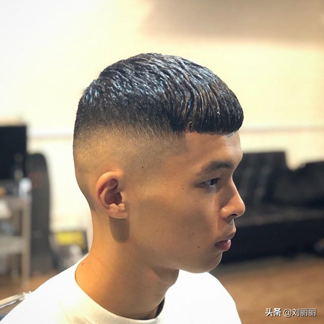 男士周边光发型,男士什么样的发型看起来阳光