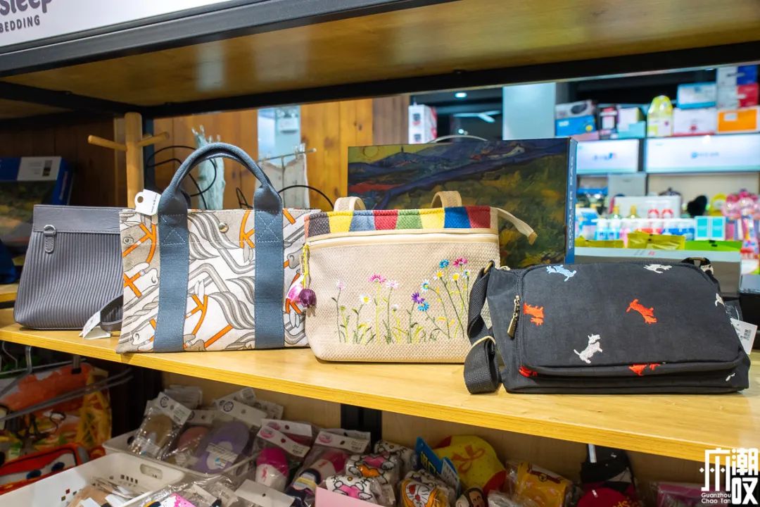 从韩国回来在超市买东西,从韩国进口商品