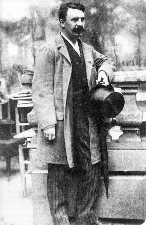 莫泊桑：一个一言难尽的文人，不知是报复社会还是寻找灵感