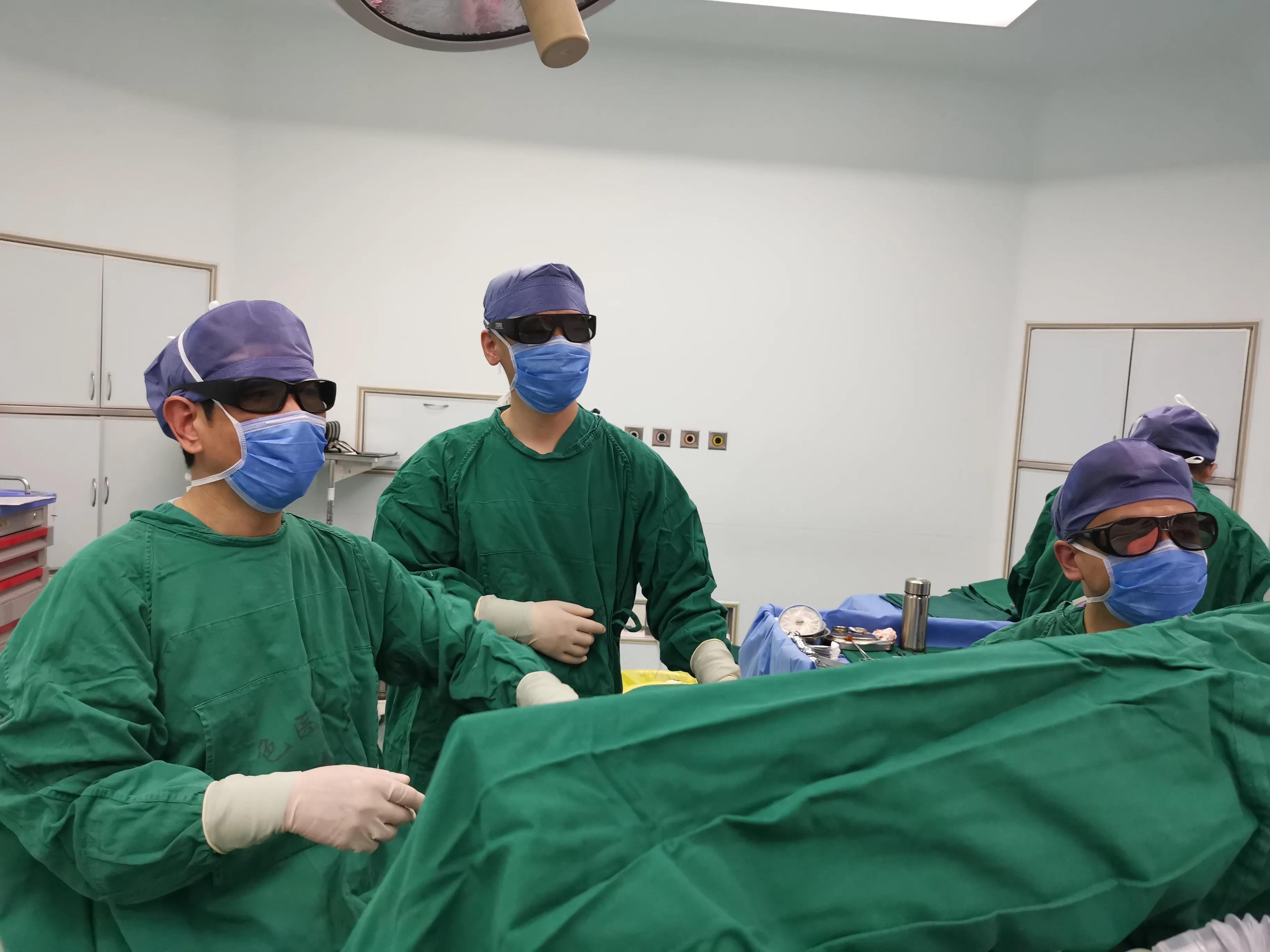 贲门癌吐血抢救,中国最著名的贲门癌治疗专家