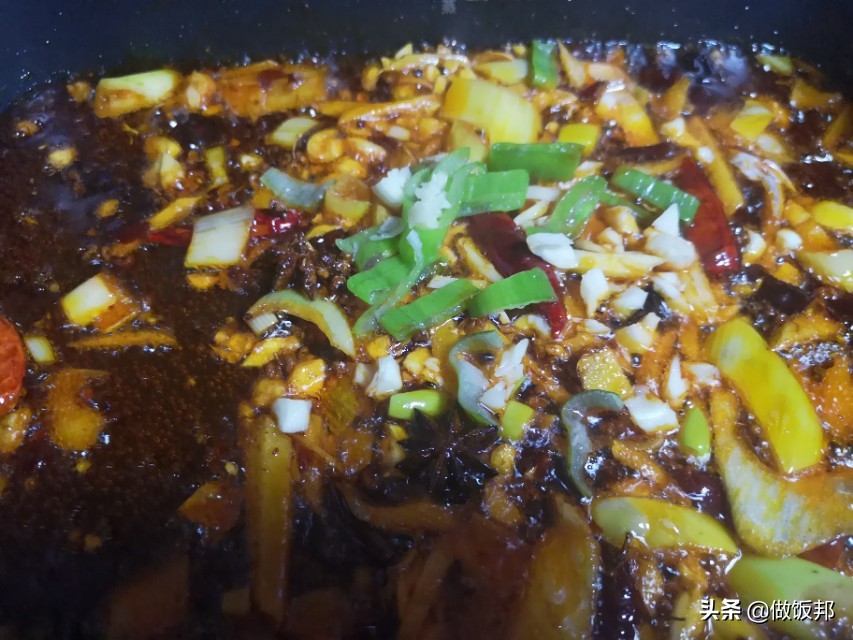 江边蒜香麻辣烤鱼做法教程家庭版,怎么烤鱼简单又美味在家就能做