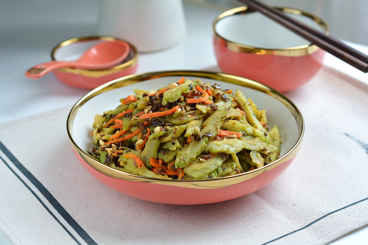 苦瓜的做法大全简单又好吃,苦瓜的家常做法简单好吃