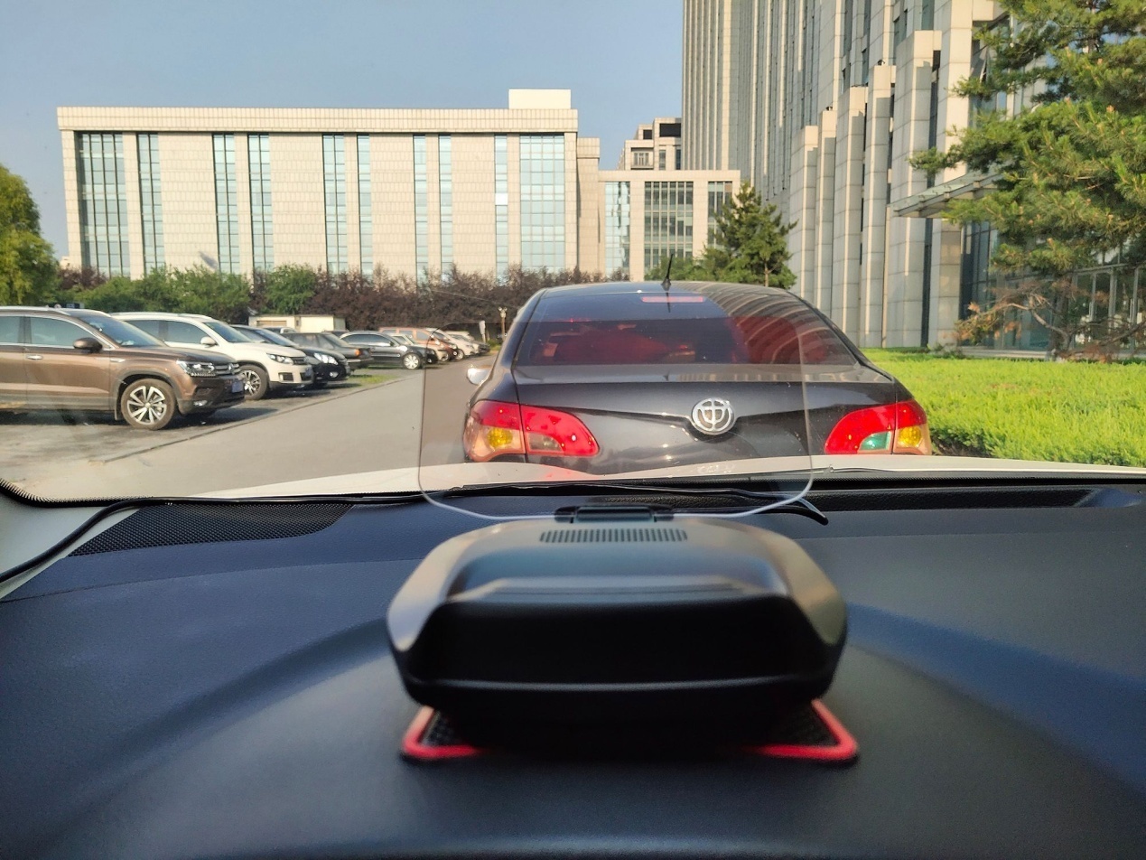 和小米有品合作后车萝卜HUD成百元车宠?深度体验后告诉你答案