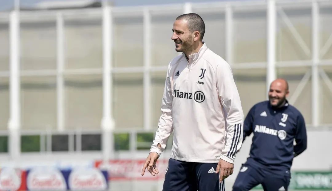 尤文新球衣曝光，阿涅利主席一职待定，帕拉蒂奇考虑免签米兰国门