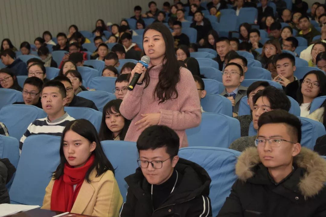 法大学子围绕“四大检察”“十大业务”密集发问，且听法律老学长作答