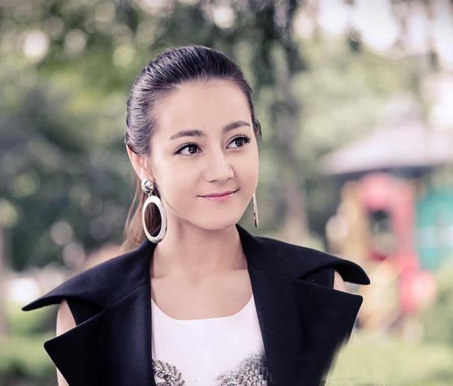 女人脸上的哪个五官会吸引男人,五官大气的女人脸上有哪些特征