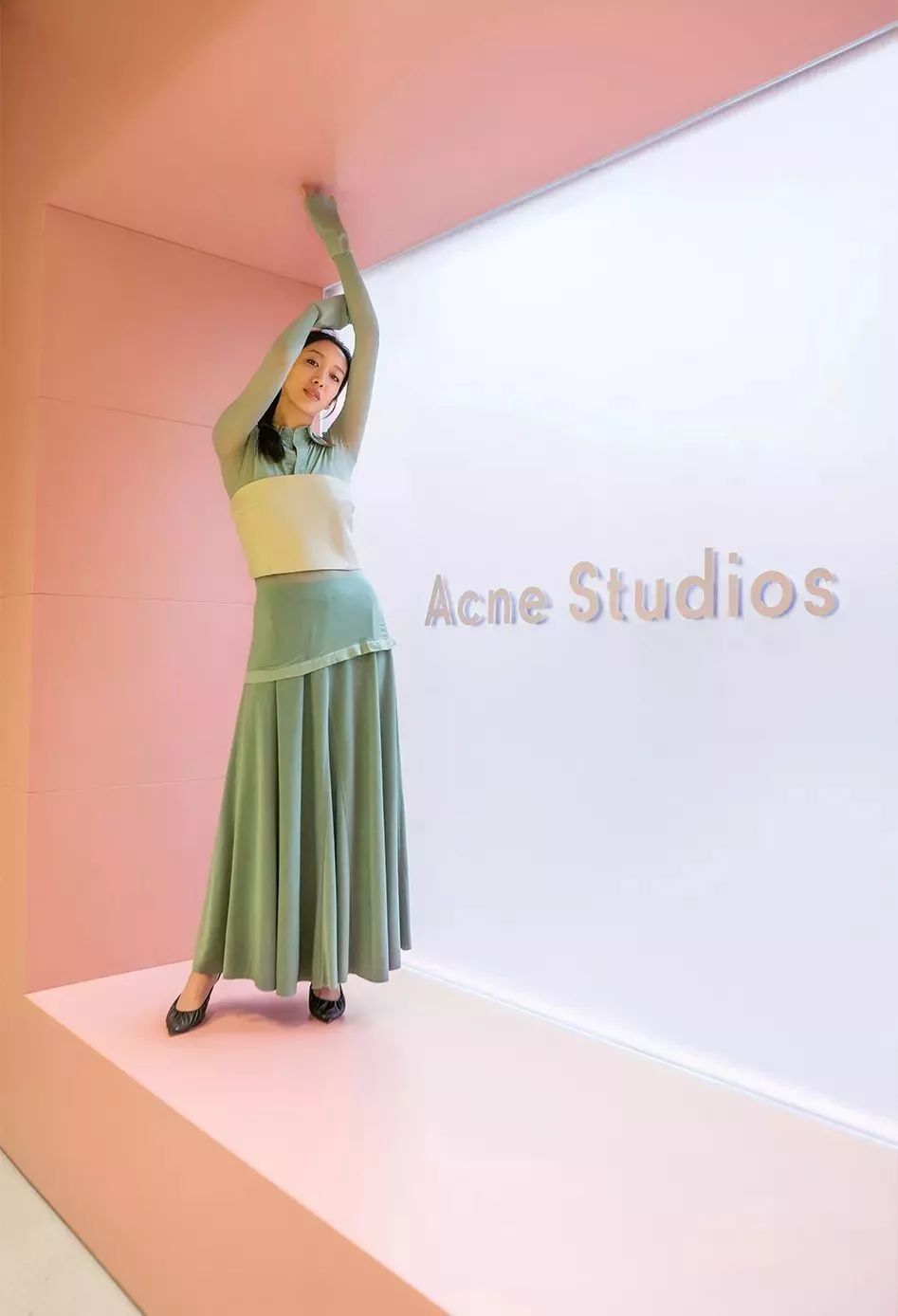 全球仅50多家店、年销售2亿欧元的Acne，门头竟然无LOGO？