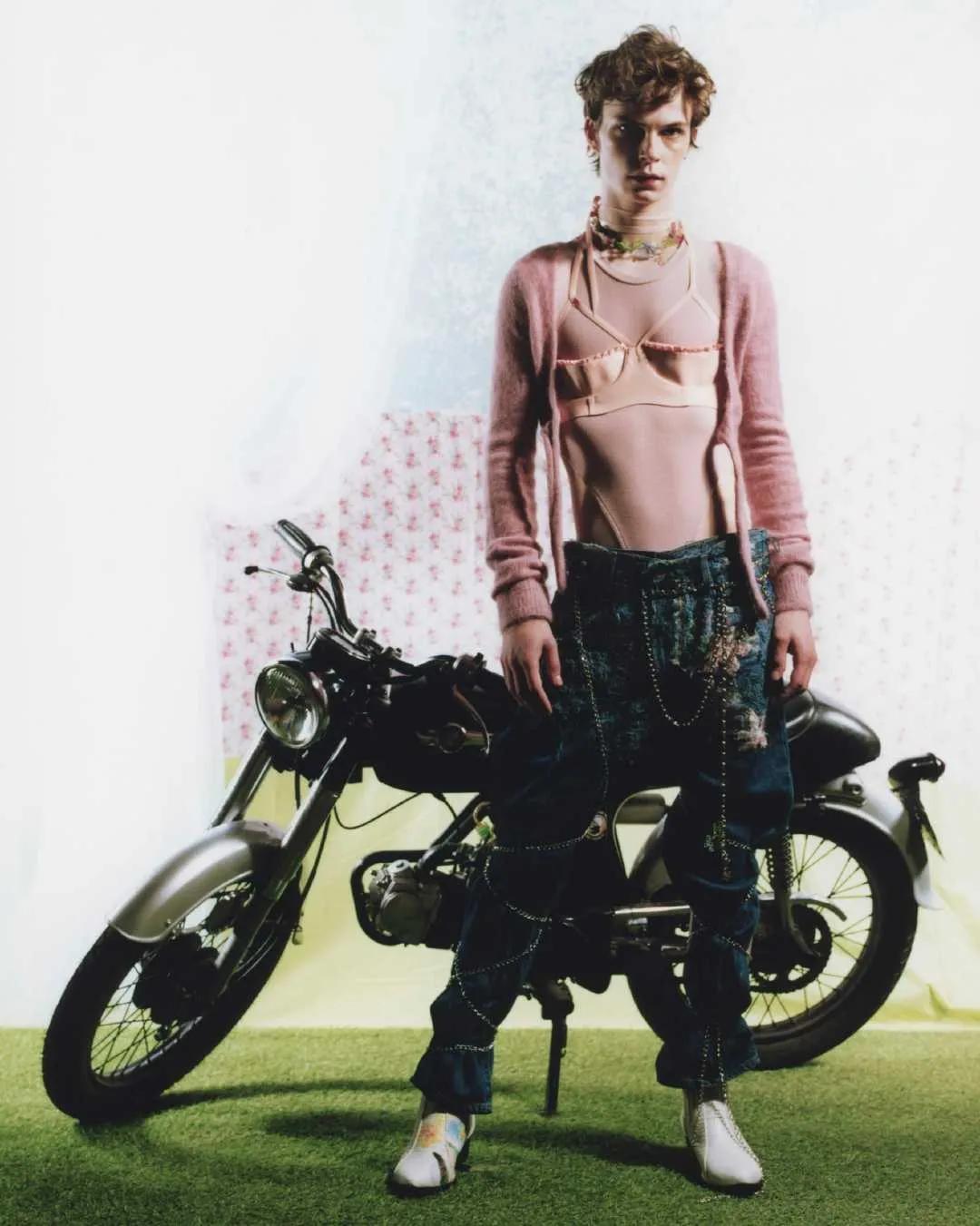 蔡徐坤跨界设计师,蔡徐坤合作设计师