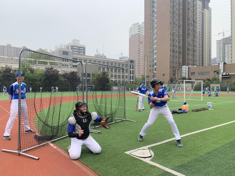 学生茁壮成长,缤纷校园快乐成长