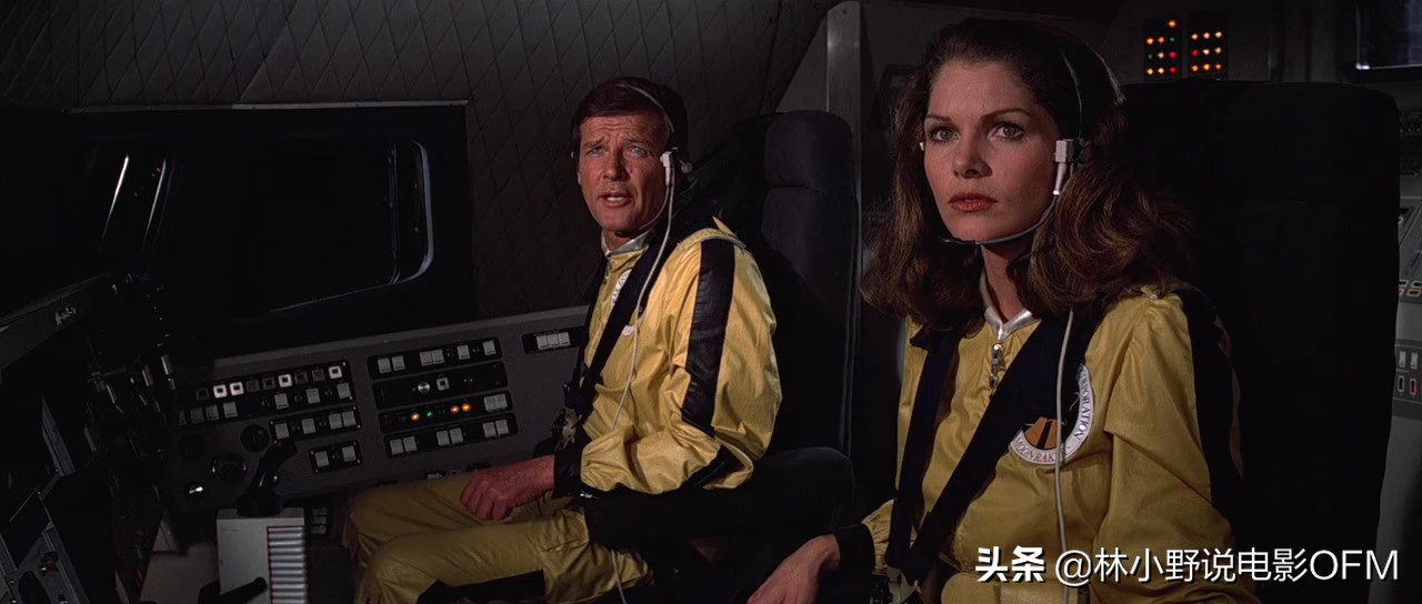 007大钢牙视频,007大钢牙咬死鲨鱼