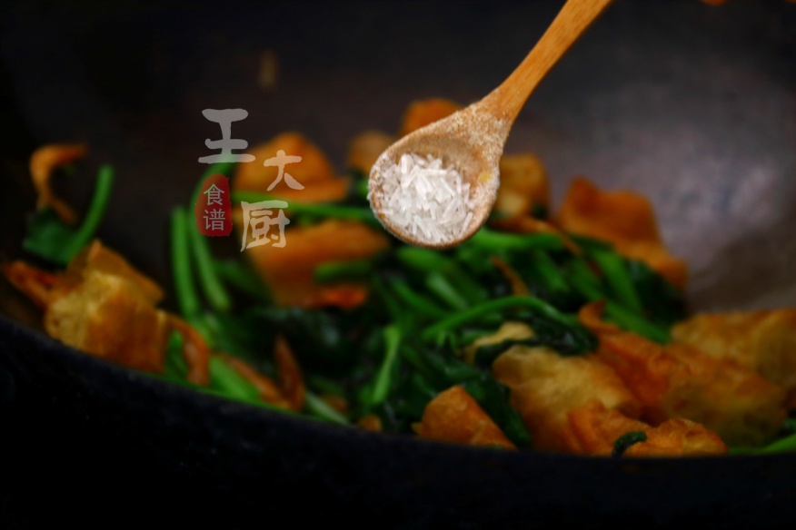 油条做菜怎么样搭配才能好吃,油条最好吃最简单的做法