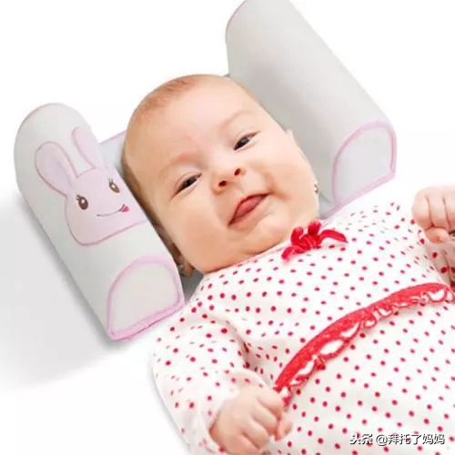 宝宝偏头睡觉怎么纠正最有效,一岁宝宝偏头睡觉如何矫正