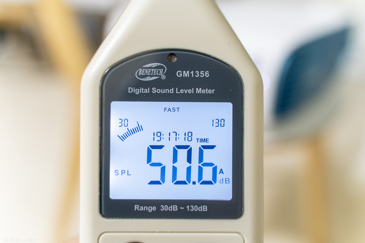 8000块的4K投影仪效果怎么样,800元的1080p的投影仪