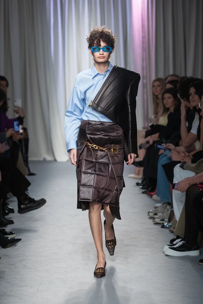 Kylie把公司卖了6个亿？DIORandRIMOWA小箱子终于可以背上身！「每周时报」