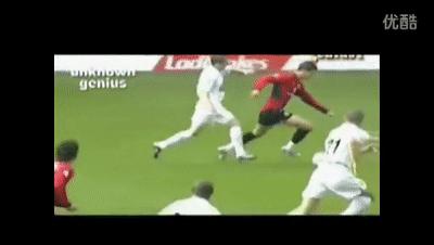 球王假装老人踢足球,内马尔假摔和c罗假摔哪个多