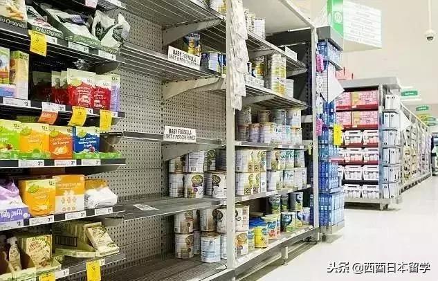 中国代购=抢奶粉？中国大爷大妈国外超市哄抢奶粉，吓坏了老外……