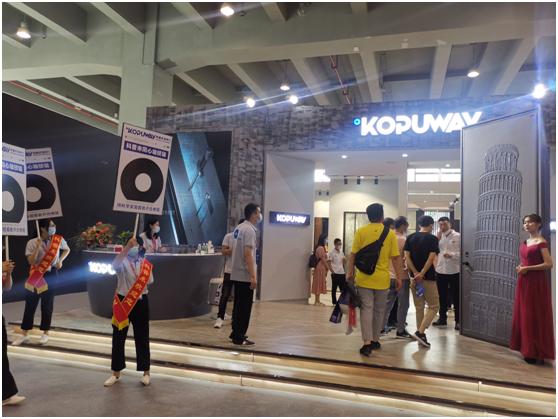 装甲门火爆广州建博会，透露出了什么风向？