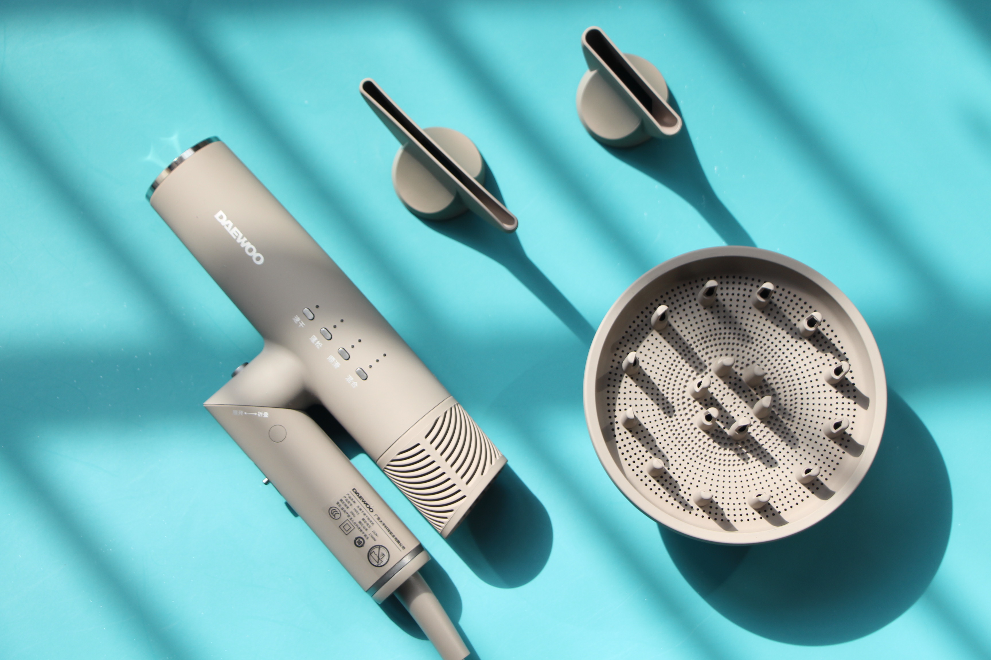 百变实用发型,百变造型吹风机