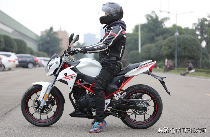 售价1万左右的街车,国产大排量街车价格多少