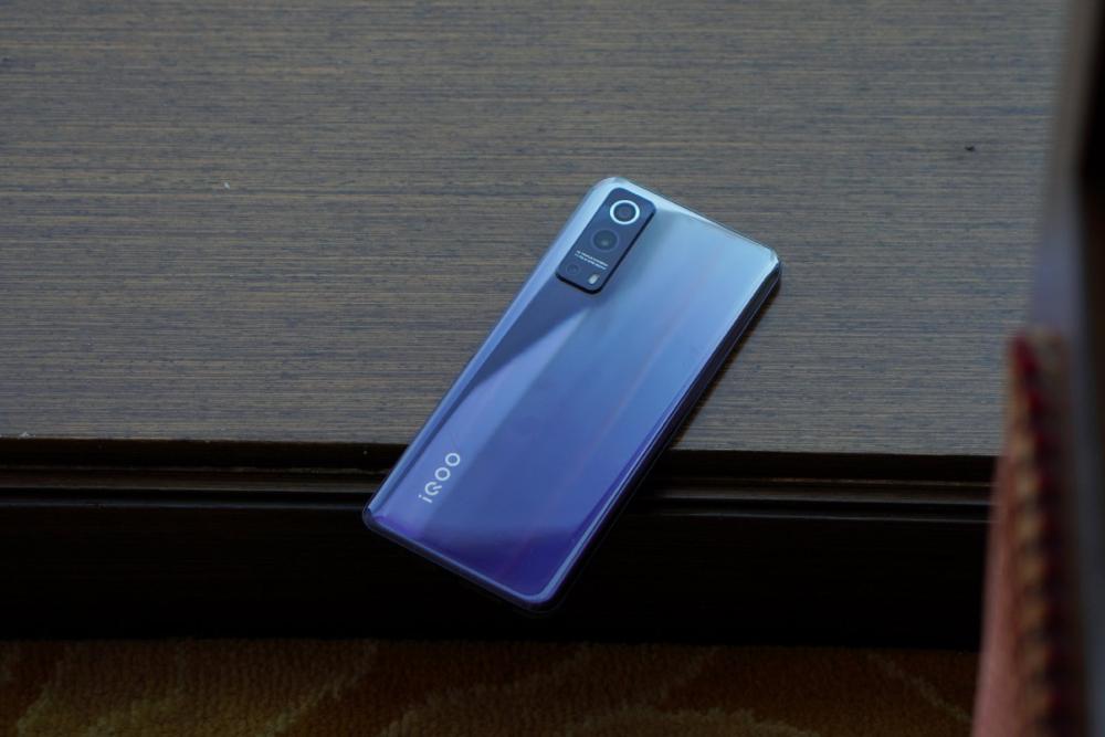 手机推荐性价比高2000到3000左右,oppo2000元左右价格实惠牛逼手机