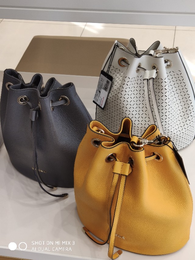 furla包包白色,furla包包属于什么档次