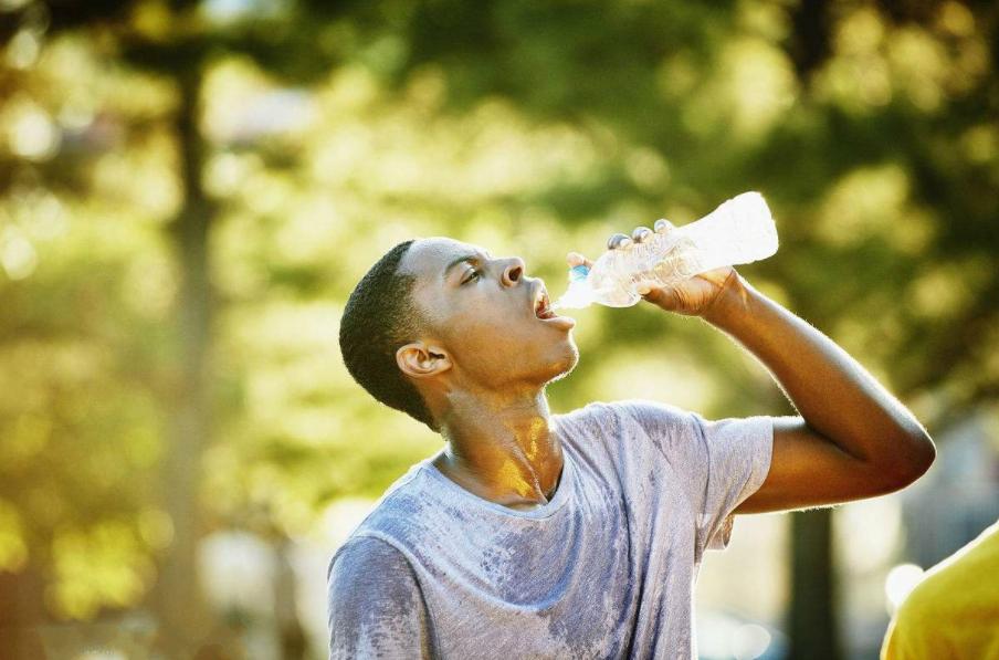 在海边生存天天吃海鲜的人,在海边生活天天吃海鲜会痛风吗