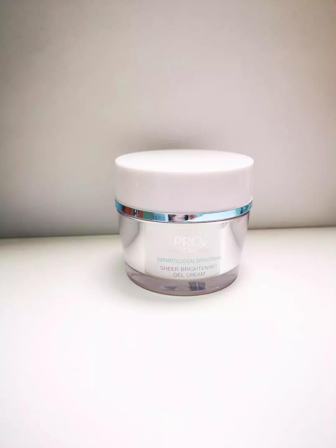 过敏脸上起小疹子用什么面霜,不容易过敏的面霜推荐