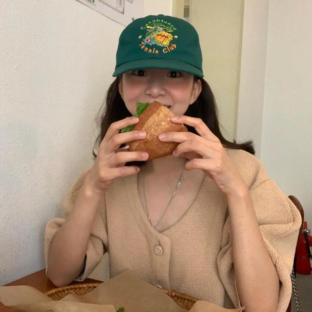 秋天穿jk该怎么搭配裤子,秋天穿裙子腿冷怎么搭配