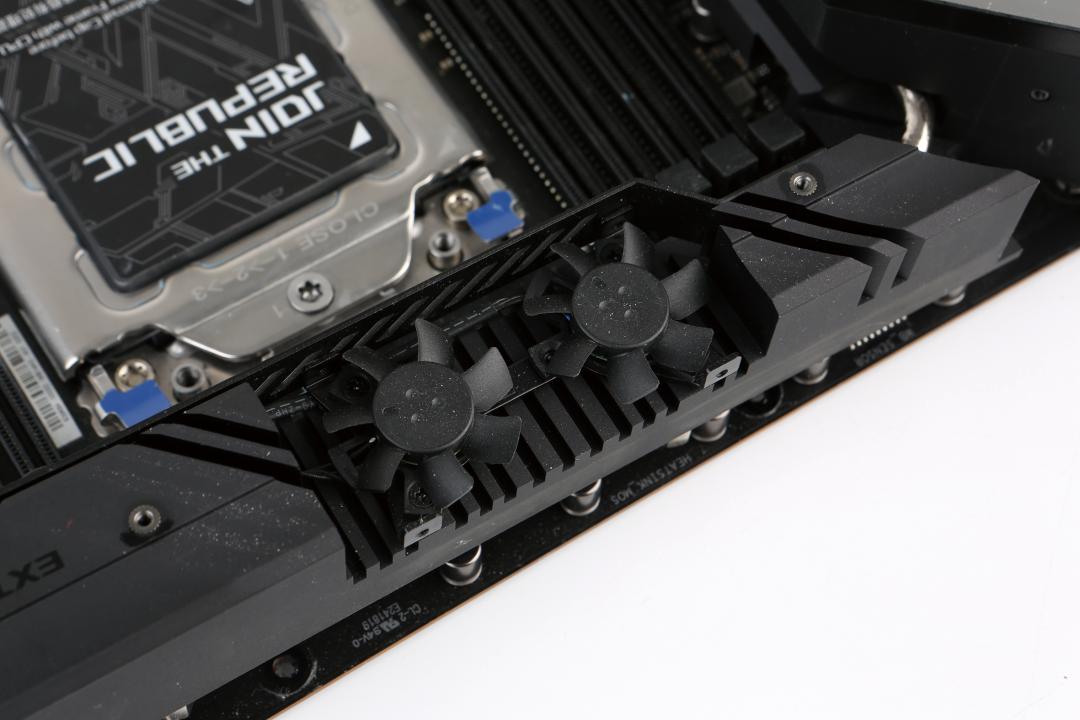 《鲁大师》整机分数达168万，这款64核消费级处理器为何如此强？