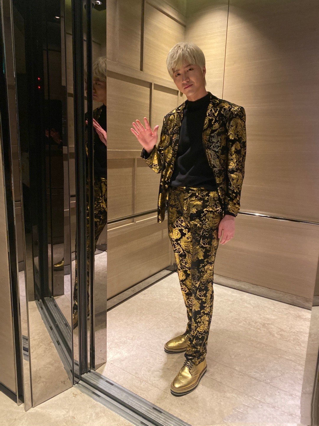 福原爱粉嫩裙装惊艳亮相,福原爱新恋情曝光与男友甜蜜逛街