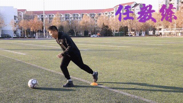 足球绕杆中考标准动作视频示范,中考体育足球绕杆技巧及训练方法